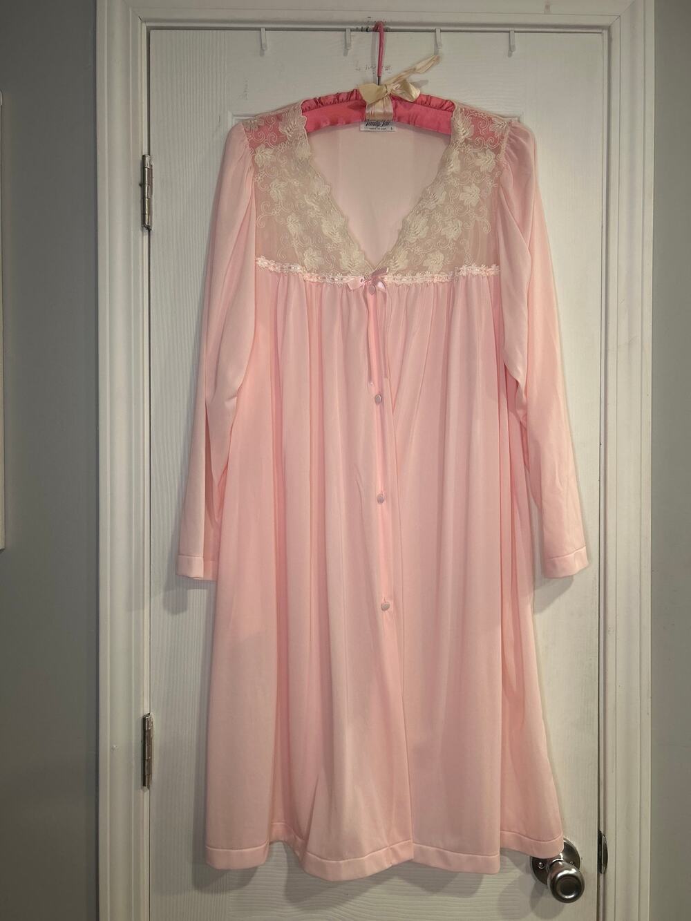 Vtg Vanity Fair Robe Bed Jacket Pink Nylon Lace Trim Button Front Size Large USA